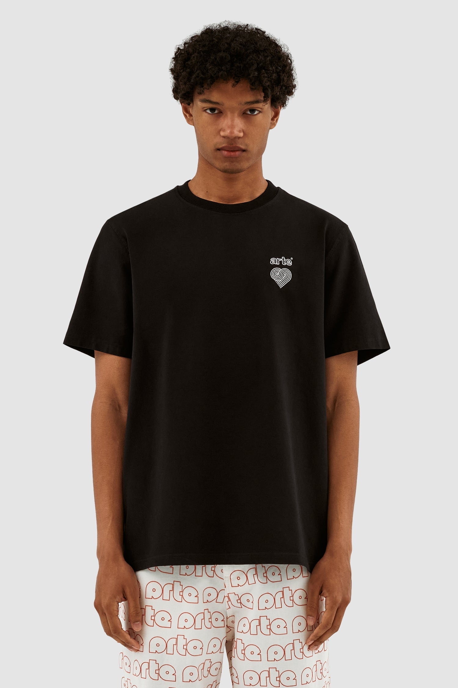 Taut Embroi Heart Logo T-shirt - Noir