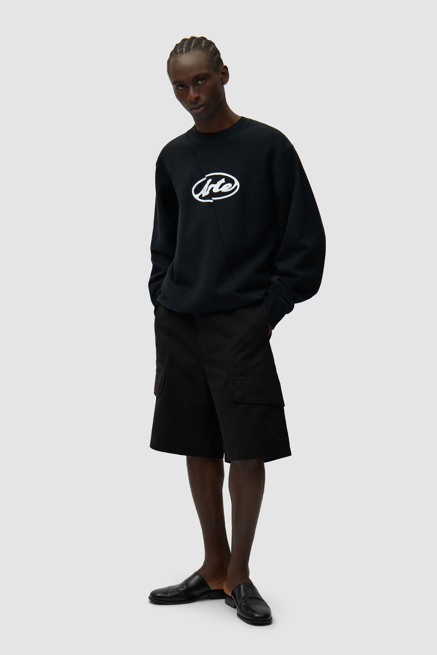 Pull brodé avec logo circulaire - Noir