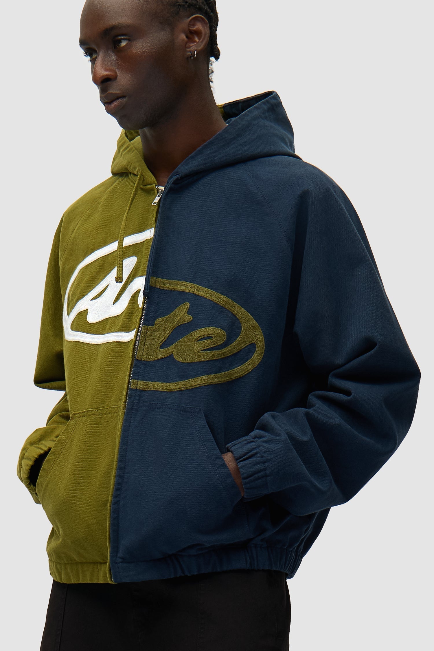 Veste à capuche en toile avec logo divisé - Bleu marine/Vert