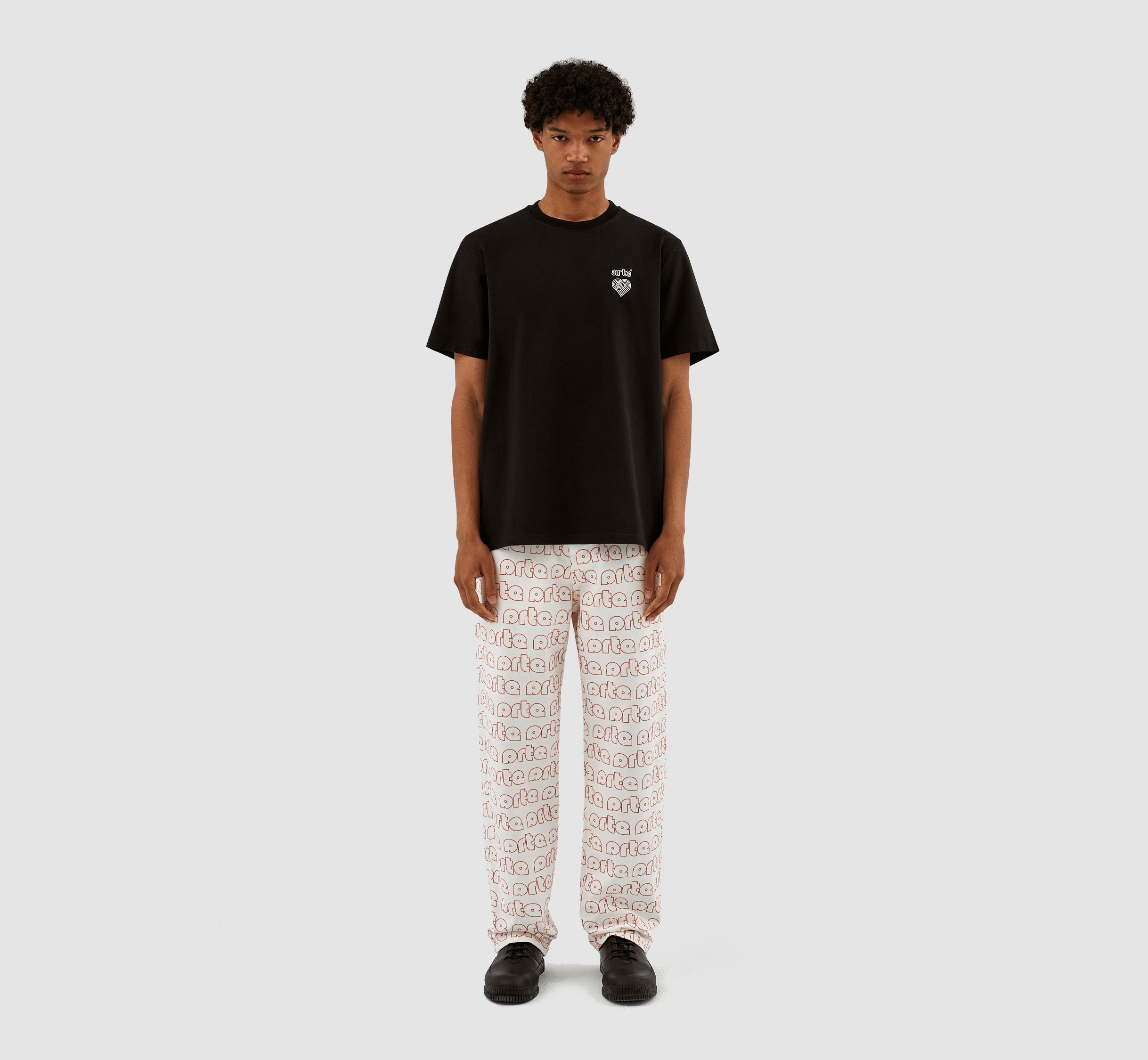 Taut Embroi Heart Logo T-shirt - Noir