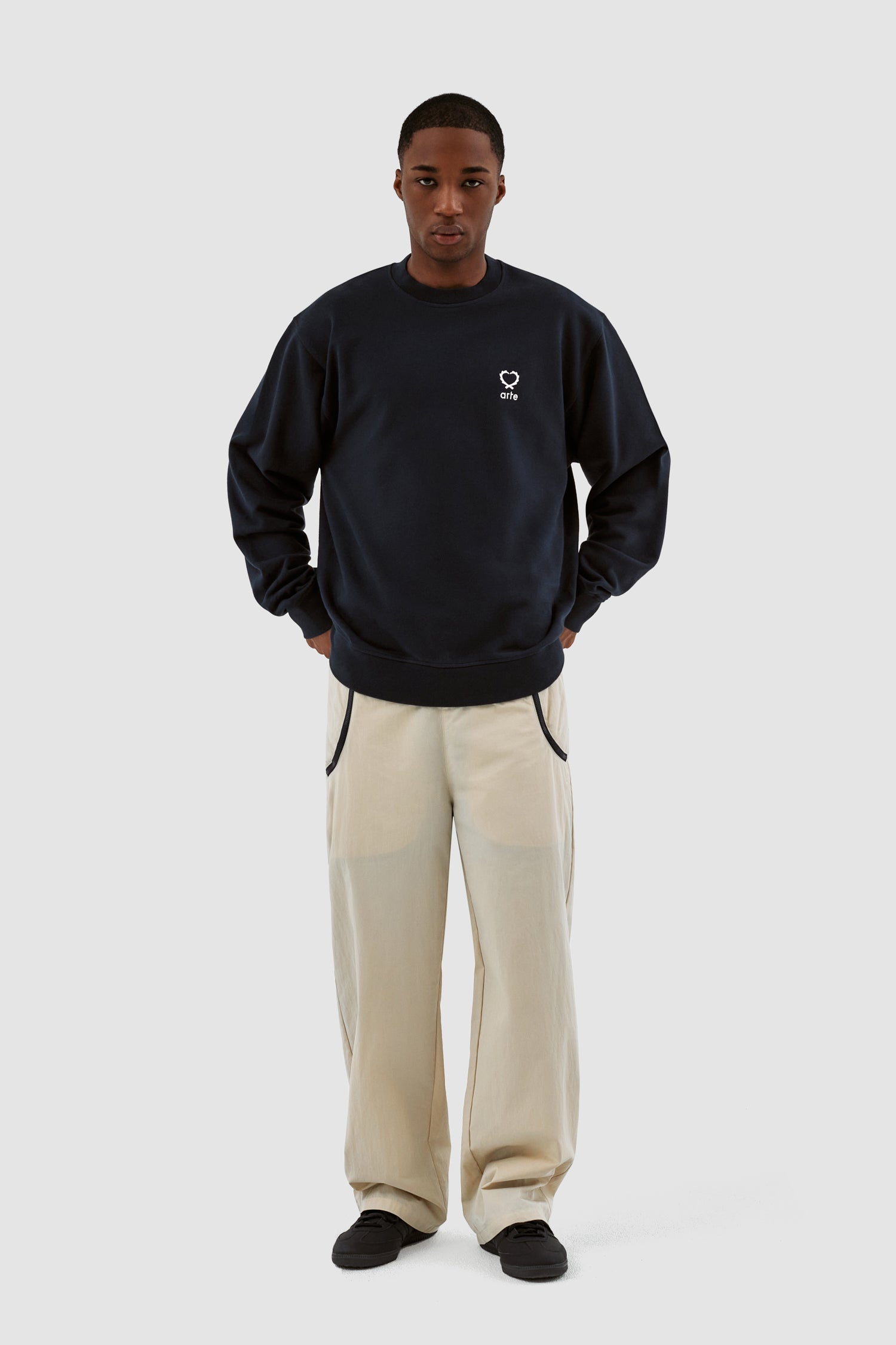 Carlos Small Heart Crewneck - Marine
