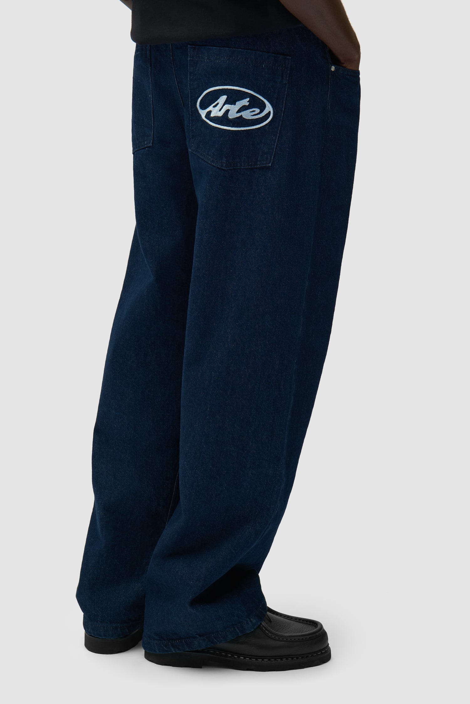 Pantalon à poche avec logo circulaire - Denim brut